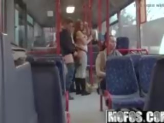 Mofos b sides - bonnie - публичен мръсен клипс град автобус кадри.