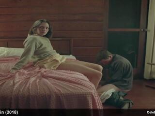 Hannah gross & lowell hutcheson 나체상 과 빨리 x 정격 영화 장면